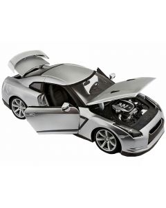 Bburago 2009 NISSAN GT-R SILVER 1/18